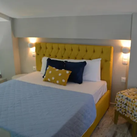 Kastro Luxury And Mezonette Apartahotel 3*