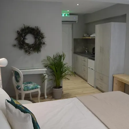 Апарт-отель Kastro Luxury And Mezonette